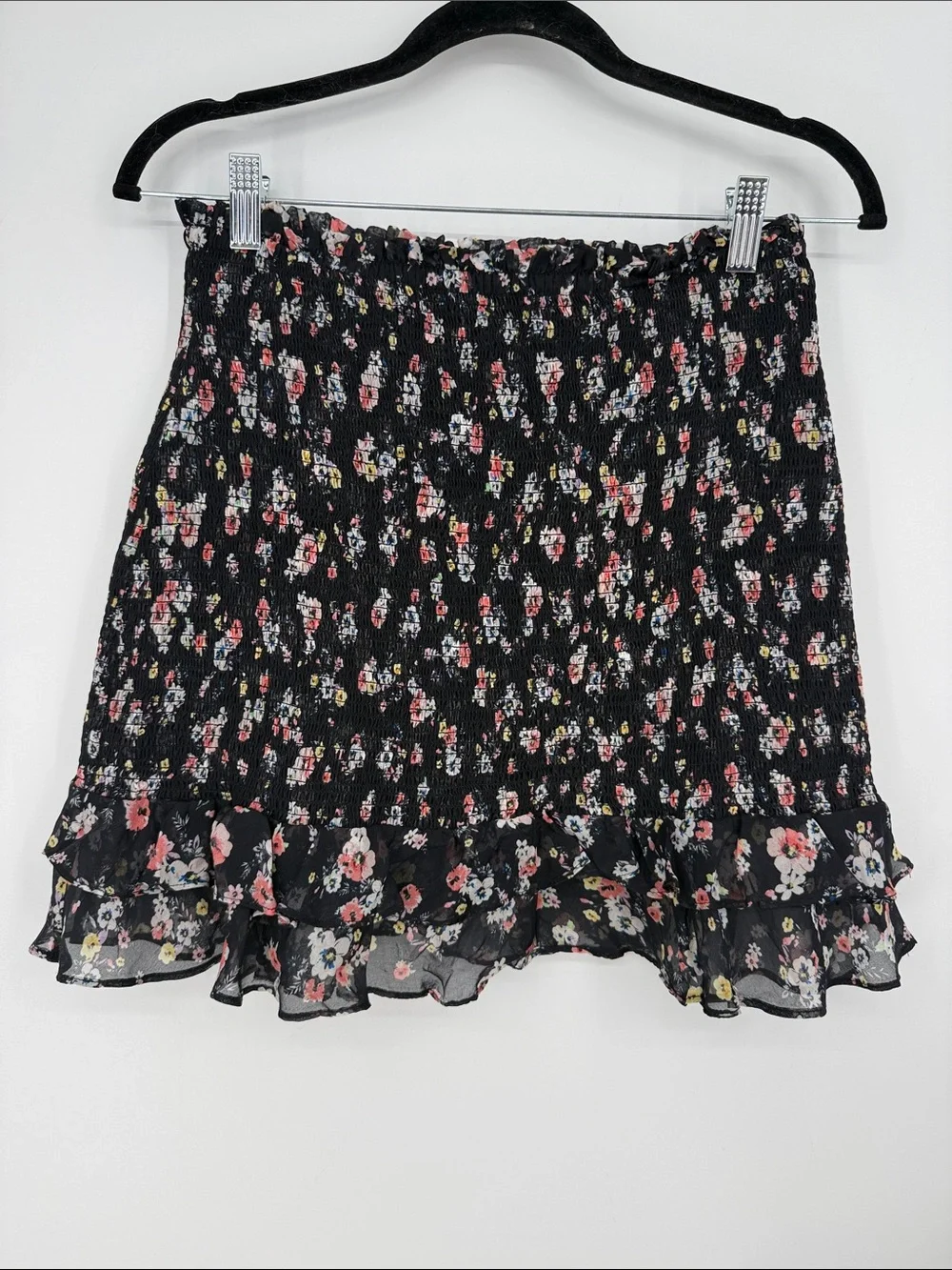 Intermix Black Floral Smocked Ruffle Hem Mini Skirt 100% Silk size 6